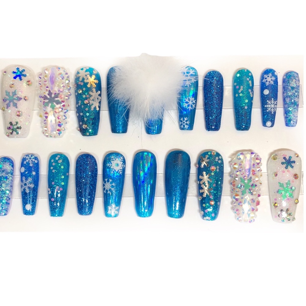Handmade Custom Press On Nails UVGel Long Coffin Winter Blue + White Sno…